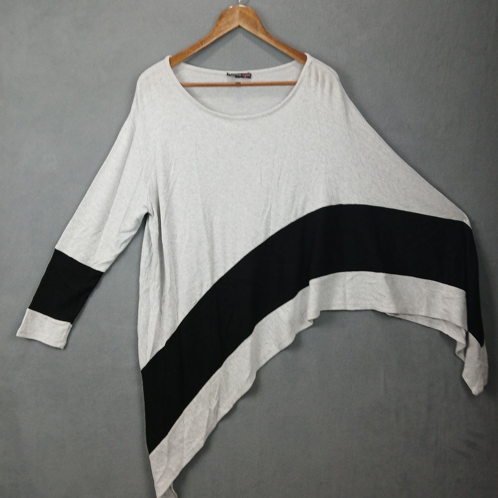 French Kyss Top Womens Small Black White Asymmetrical Hem 3/4‎ Sleeve Scoop Neck